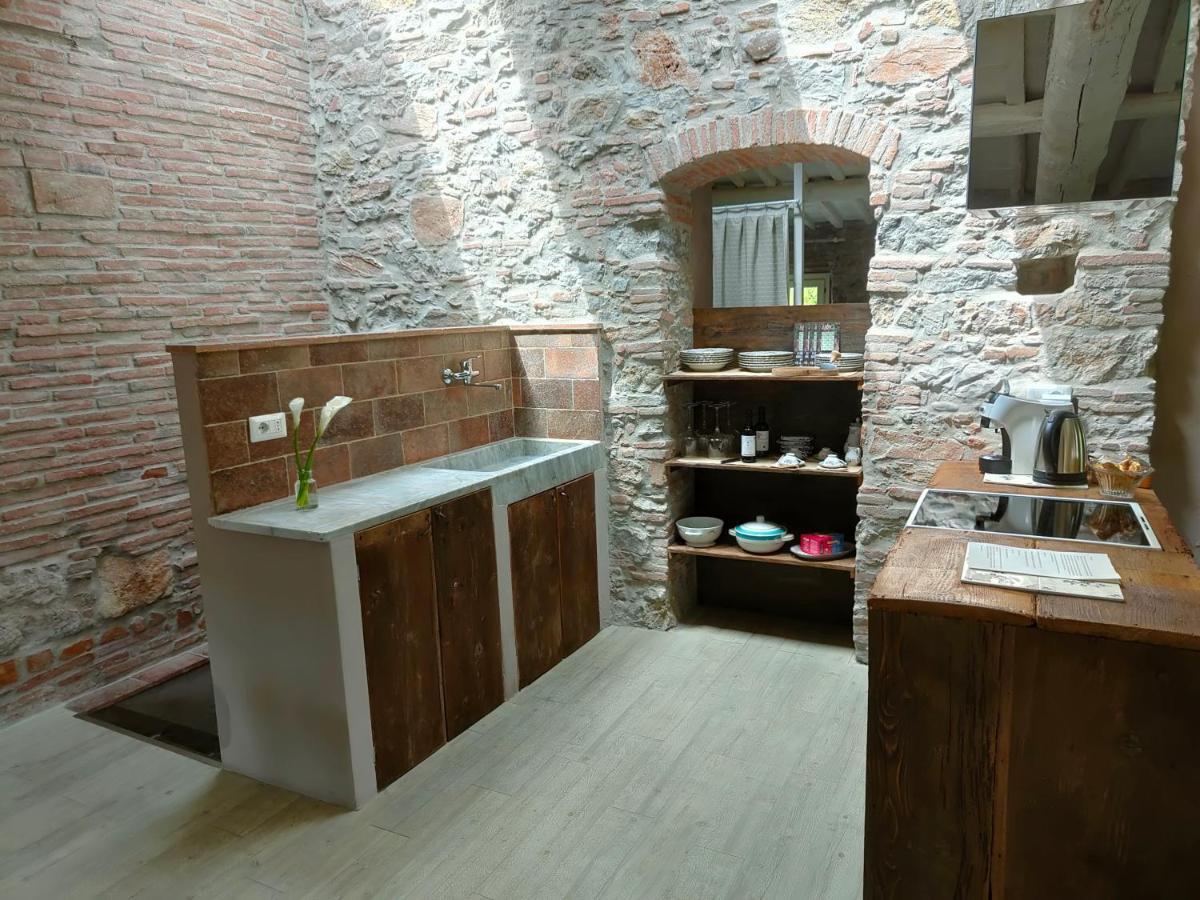 Inside The Maison d'hôtes Lucques